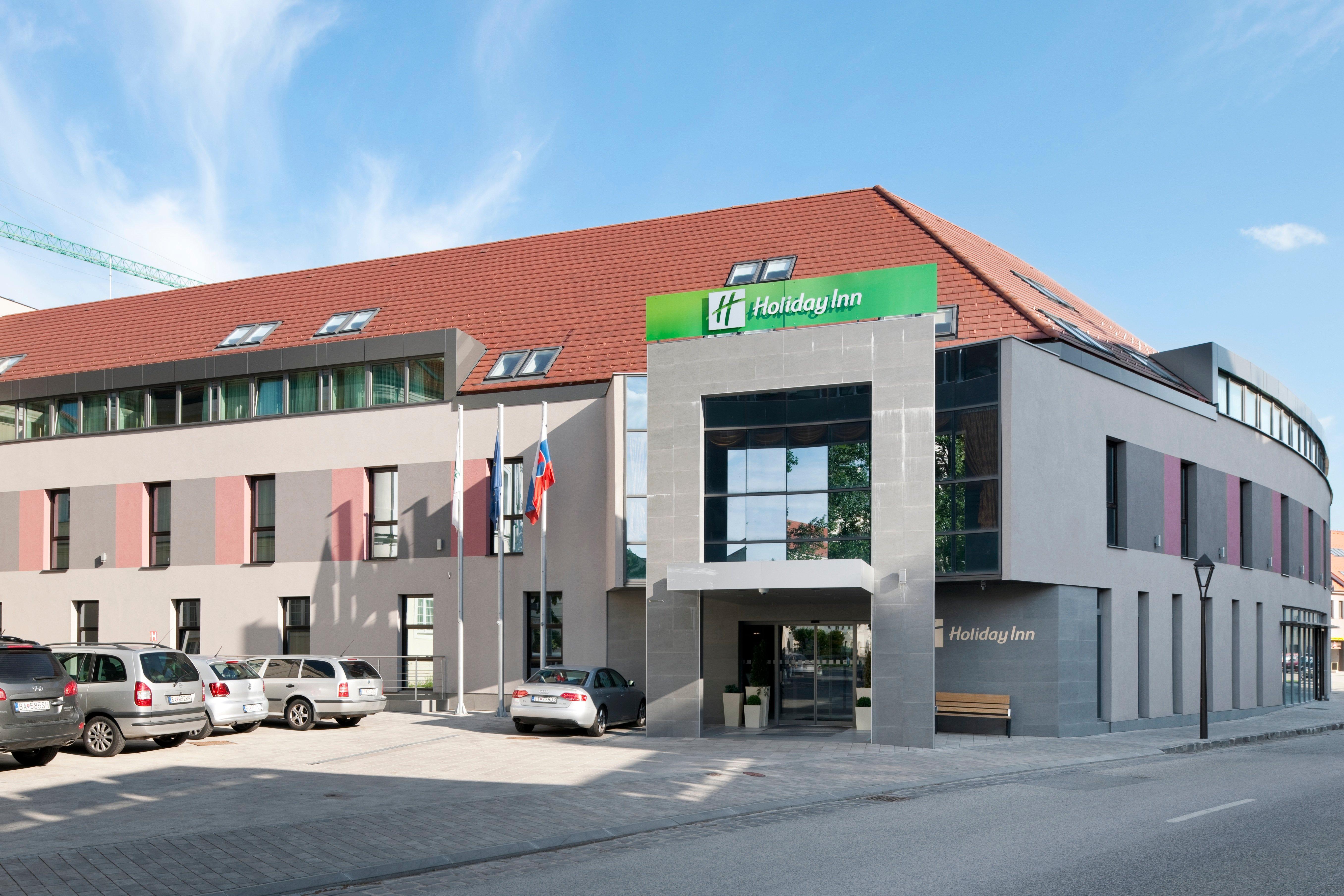 Holiday Inn Trnava, An Ihg Hotel Buitenkant foto