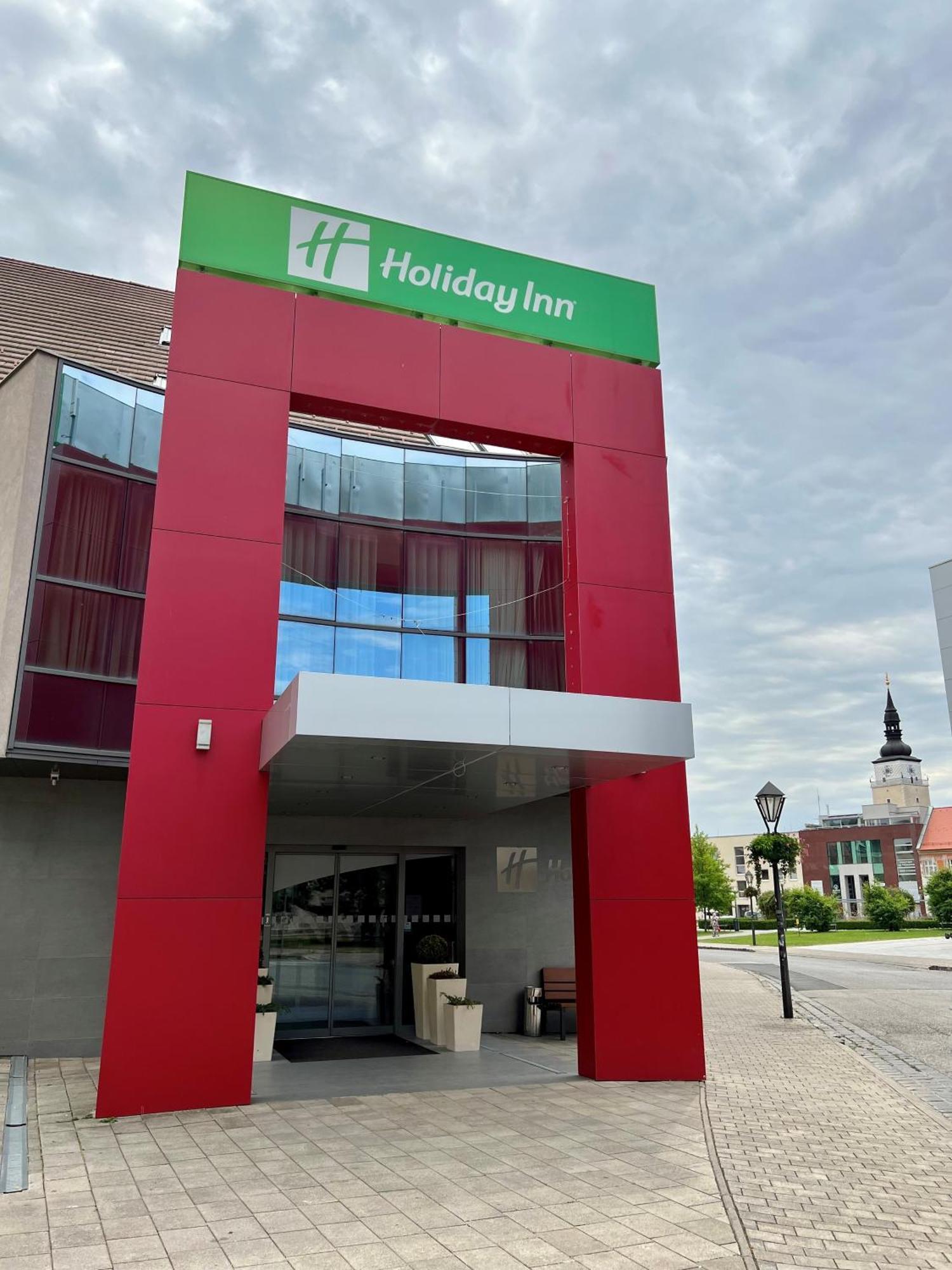 Holiday Inn Trnava, An Ihg Hotel Buitenkant foto